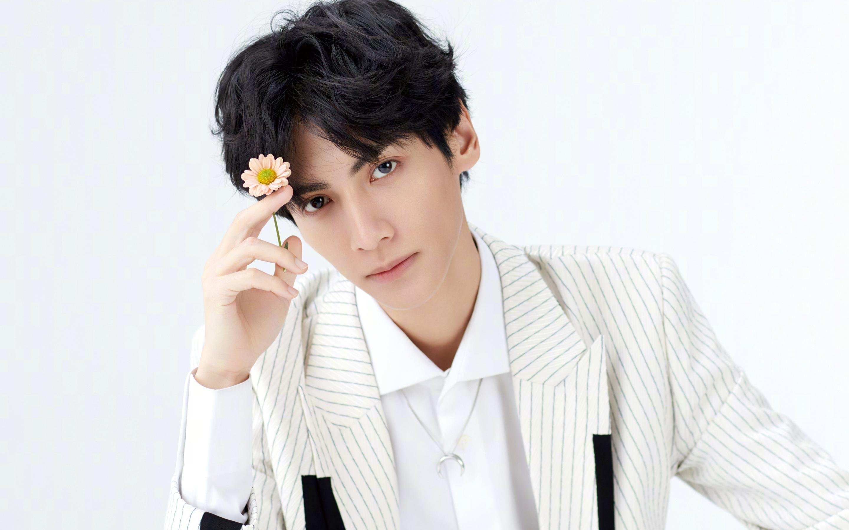 爱游戏体育app下载-英超球队融合AI心率追踪模型动态调整球员出场时间,英超新人